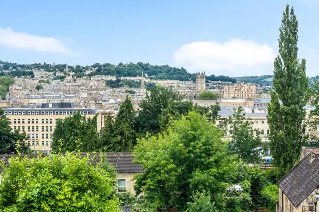 Lovely 4 Bedroom House in Central Bath
