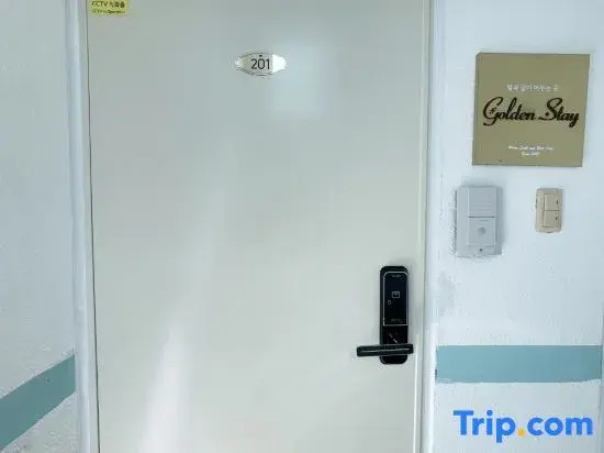 Gwangalli Beach 1 minute/2Rooms/2Queens/Friends. Lovers • Family · Business trip · Long-term stay OK