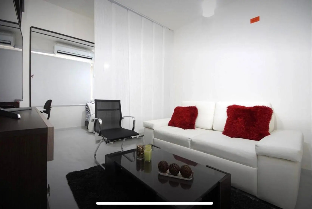 Luxury apartment with a/c next to chipichape mall