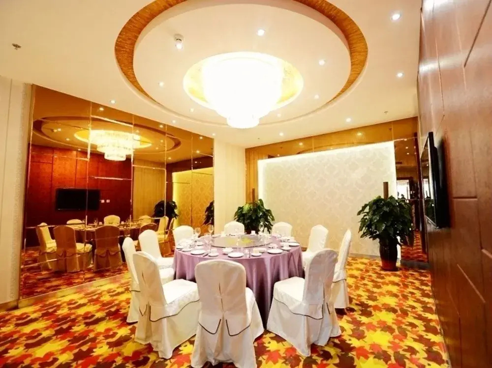 Fuyong Yulong International Hotel