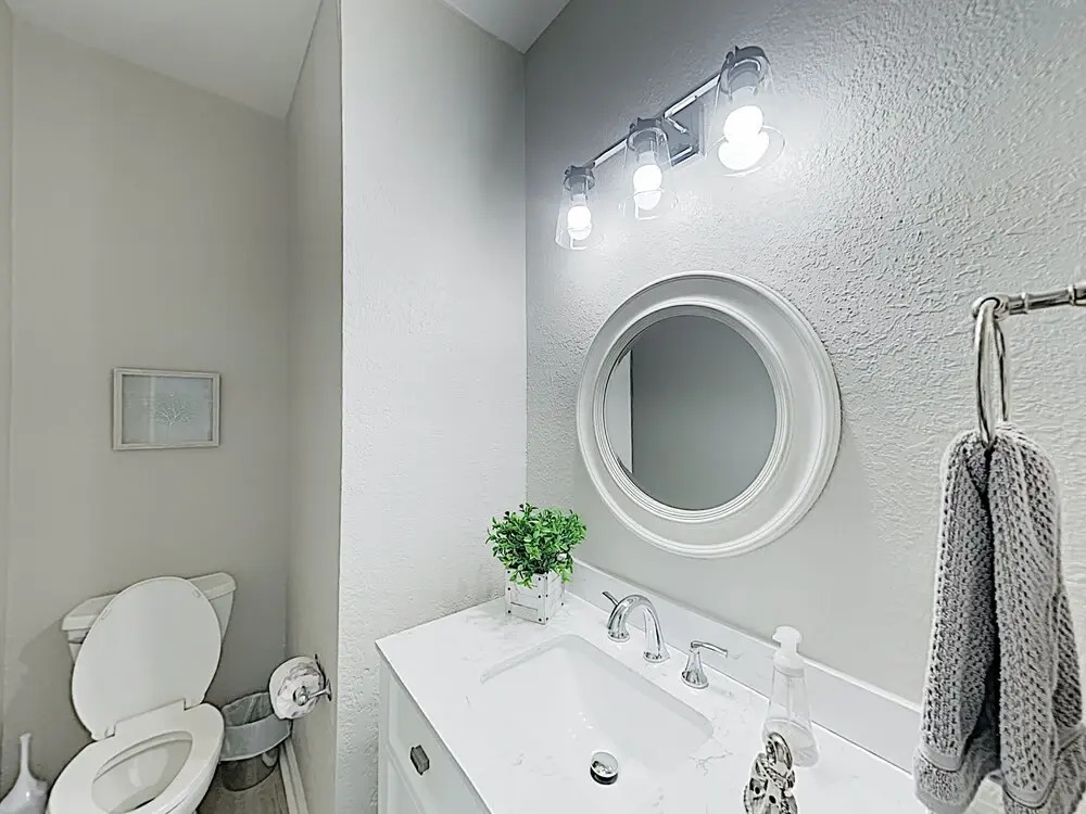 New Listing! Chic Karankawa , 1 Block To Beach 3 Bedroom Home