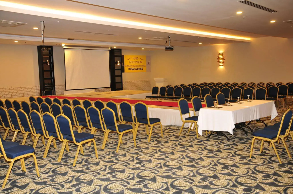 Port River Hotel & Spa