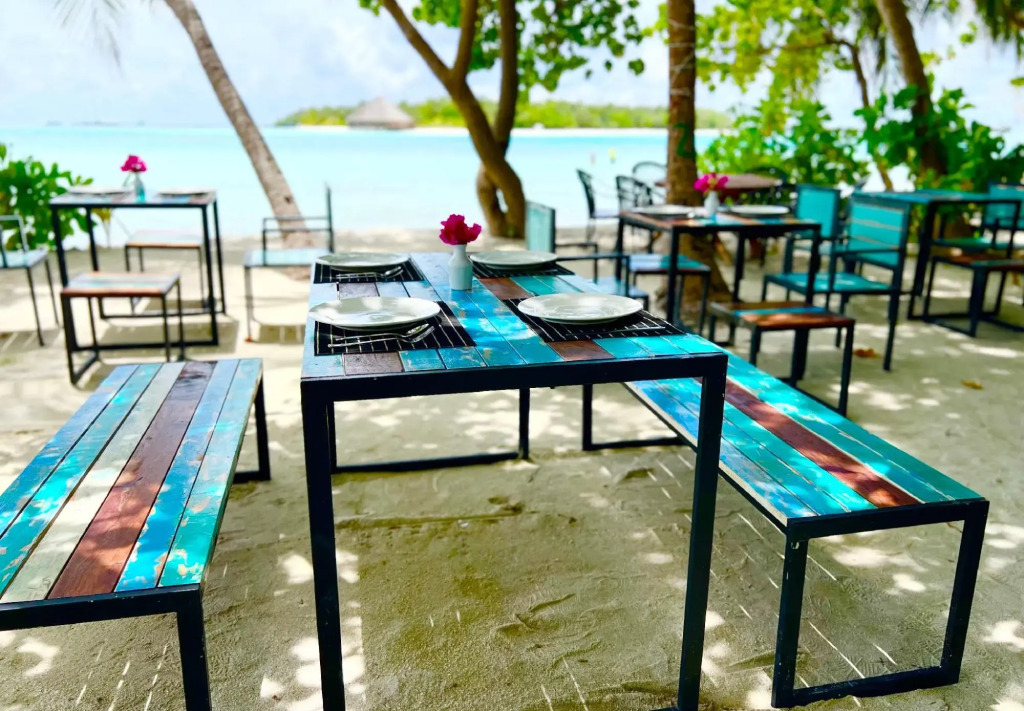 Sky Beach Maldives - Dhiffushi