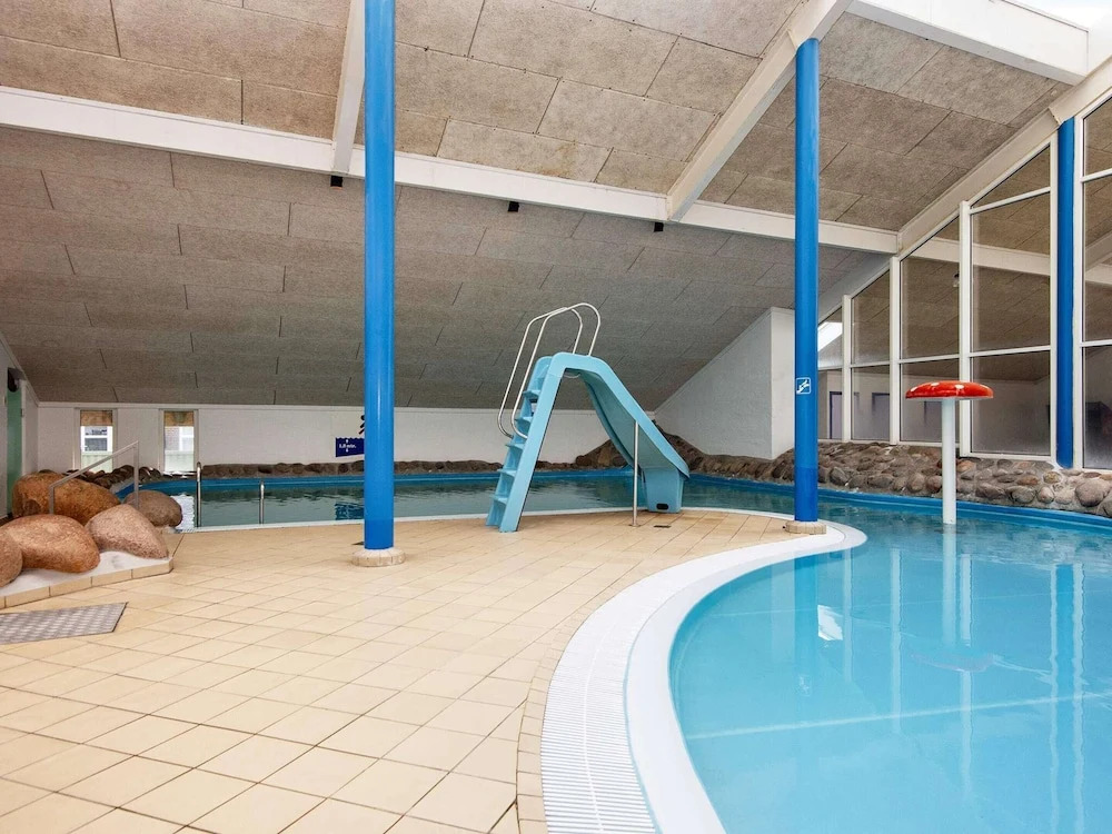 4 person holiday home on a holiday park in Hemmet