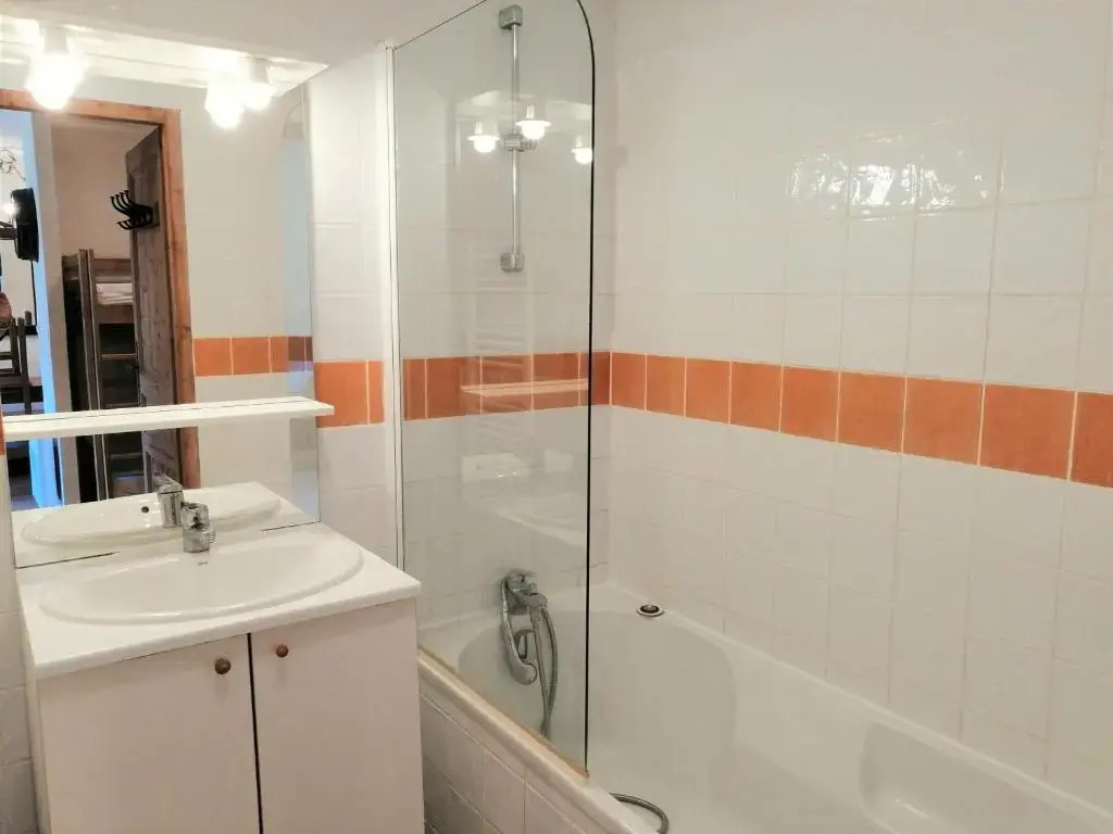 Appartement Morillon 1100, 2 pièces, 6 personnes - FR-1-412-38