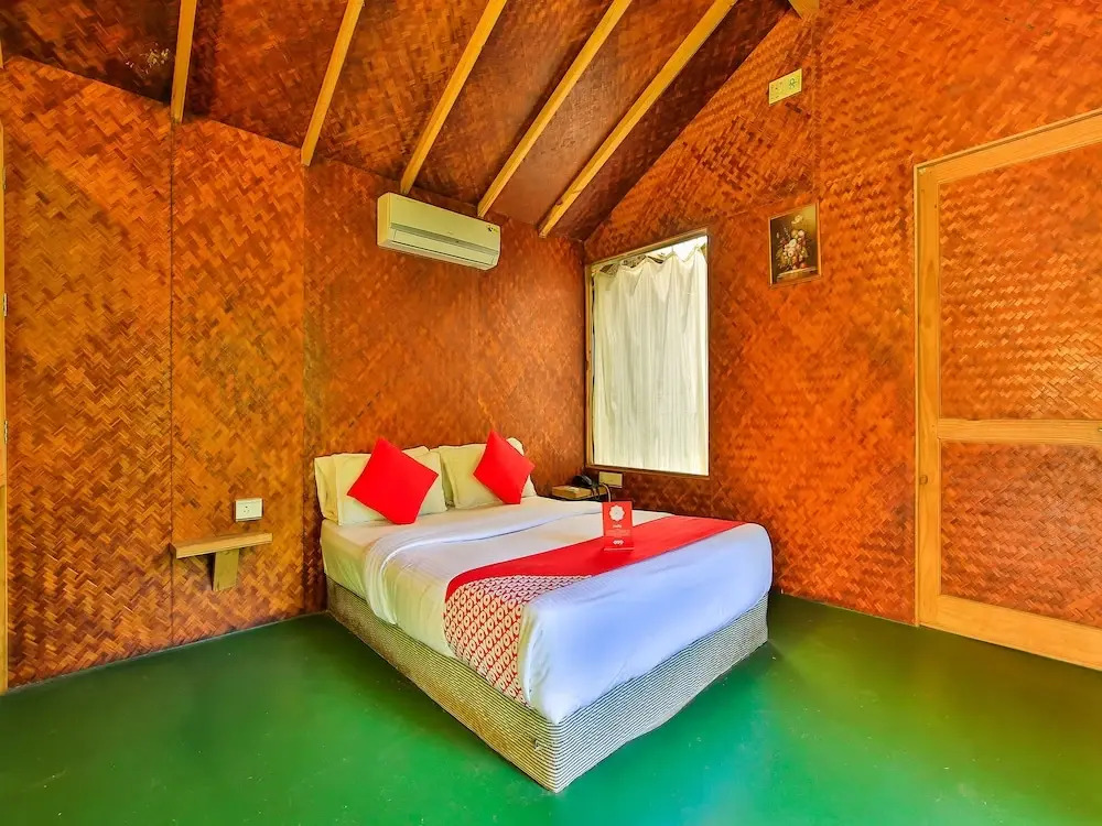 OYO 14372 Varty's Hillside Huts