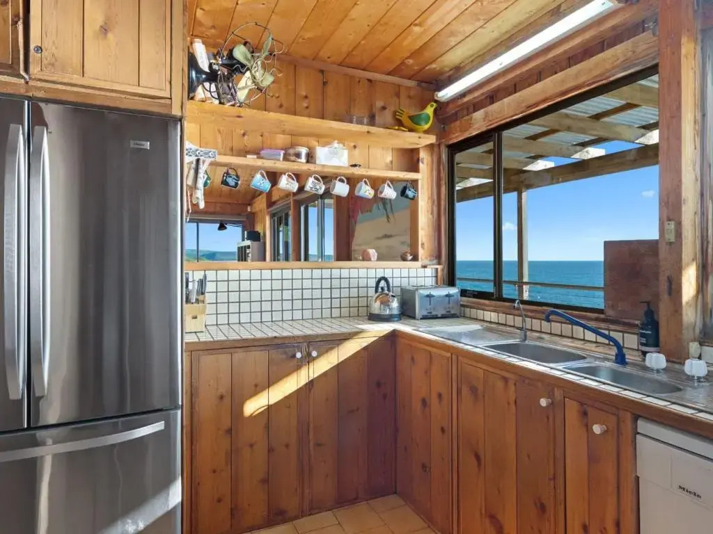 Cliffs End Beach Shack 105 Gold Coast Drive