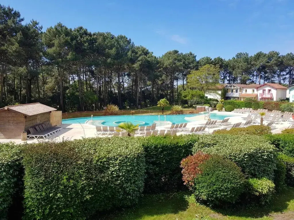 Maison de 3 chambres avec piscine partagee terrasse amenagee et wifi a Lacanau a 2 km de la plage