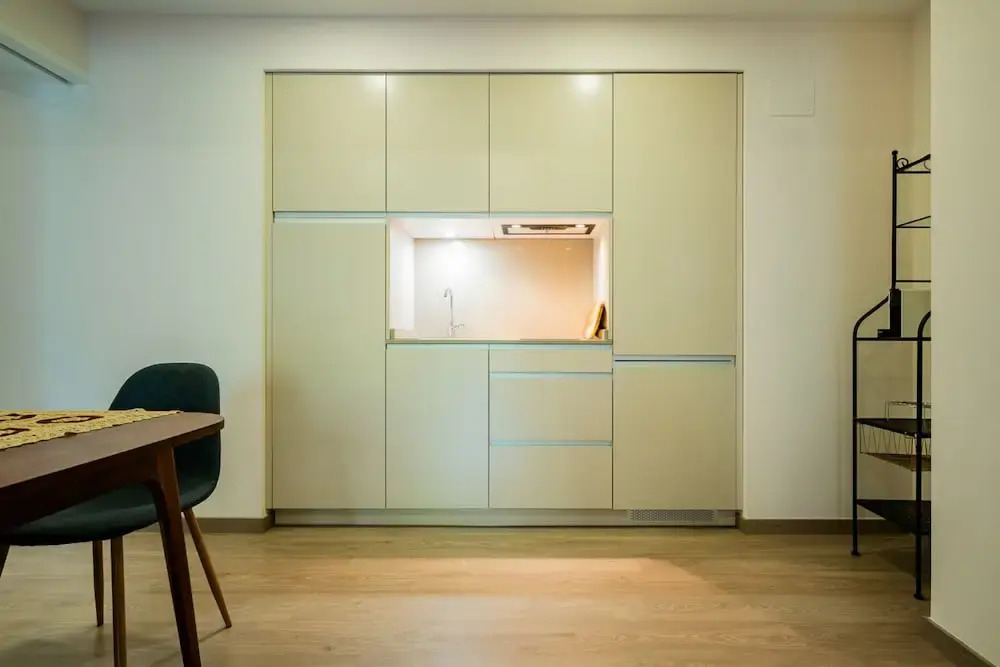 Exclusive quietness in the heart of Madrid with Public Parking, Breakfast, 2 bathrooms