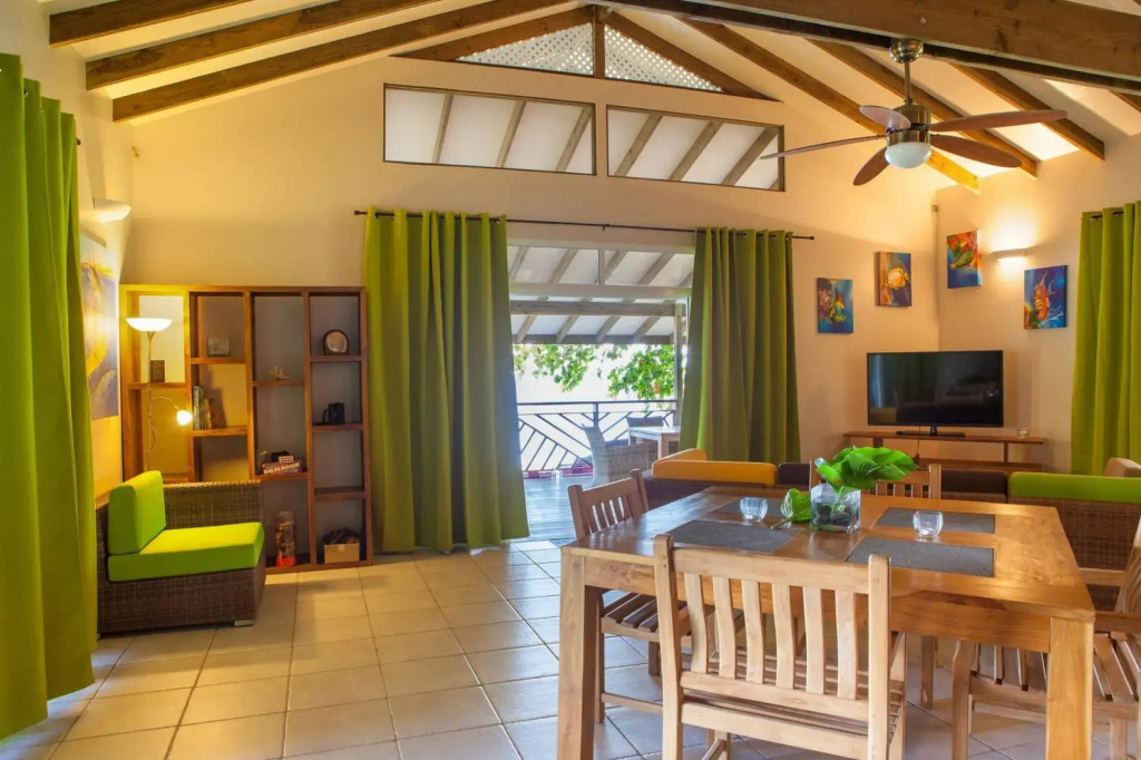 TAHAA - Private Beach Villa