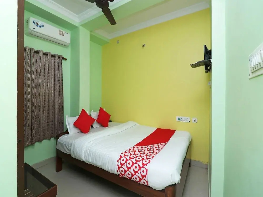 OYO 31004 Sadhna Inn