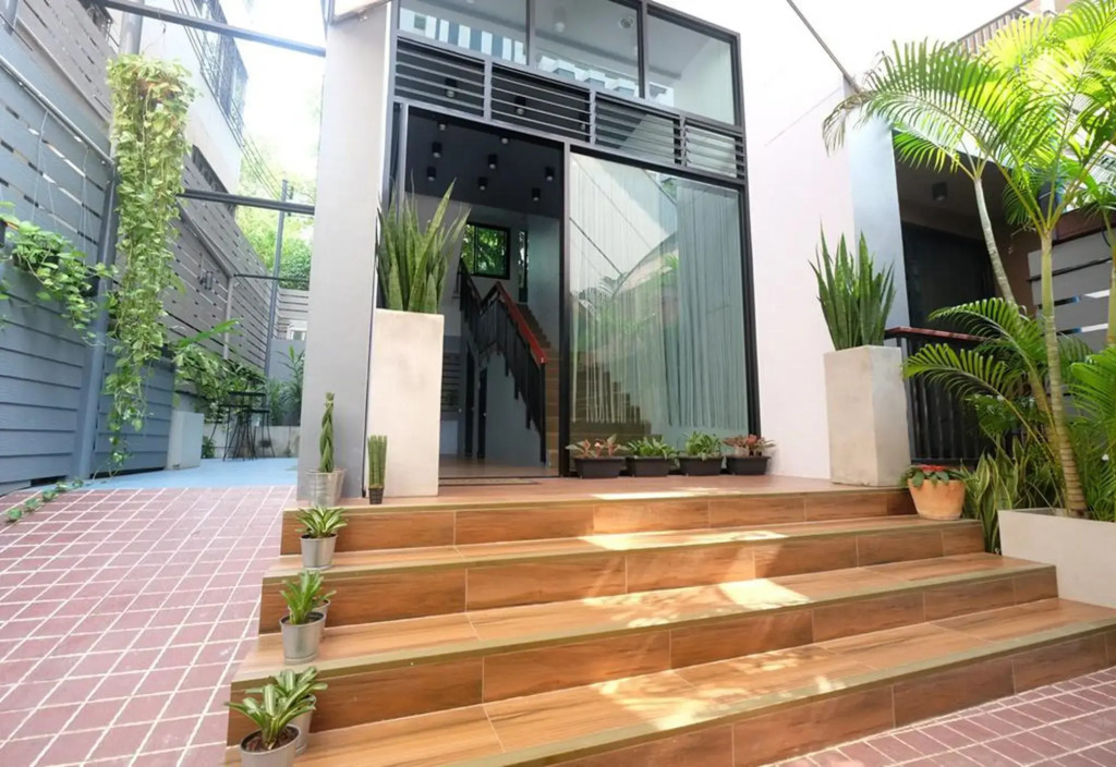 Red Door Samsen Hotel, Bangkok