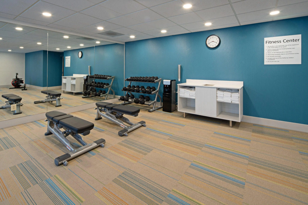 Holiday Inn Express Hotel & Suites SeaTac by IHG