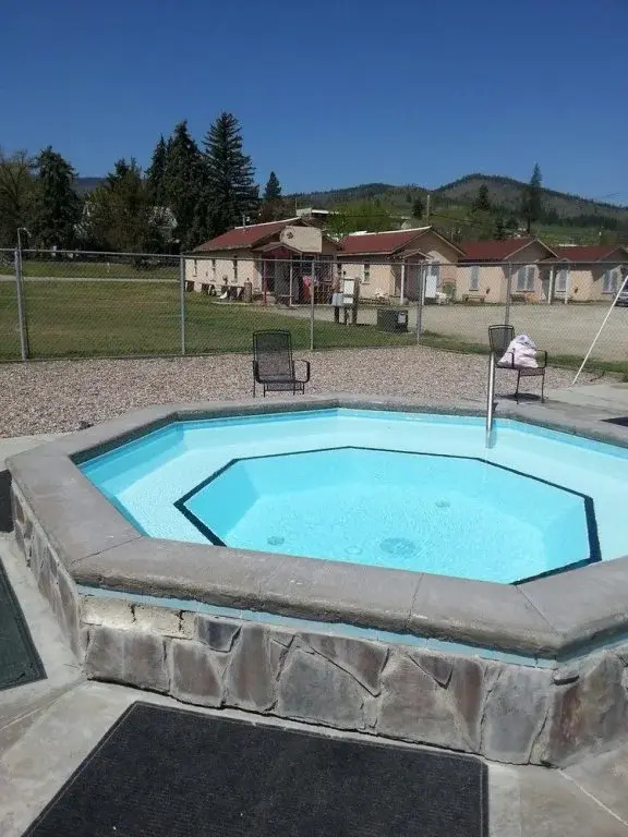 Symes Hot Springs Hotel