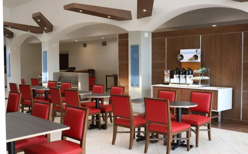 Holiday Inn Express & Suites El Dorado Hills by IHG