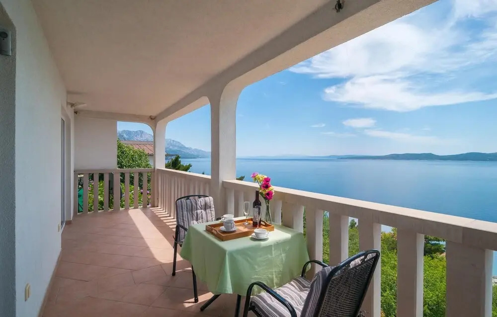 Awesome Home in Pisak With Wifi and 2 Bedrooms