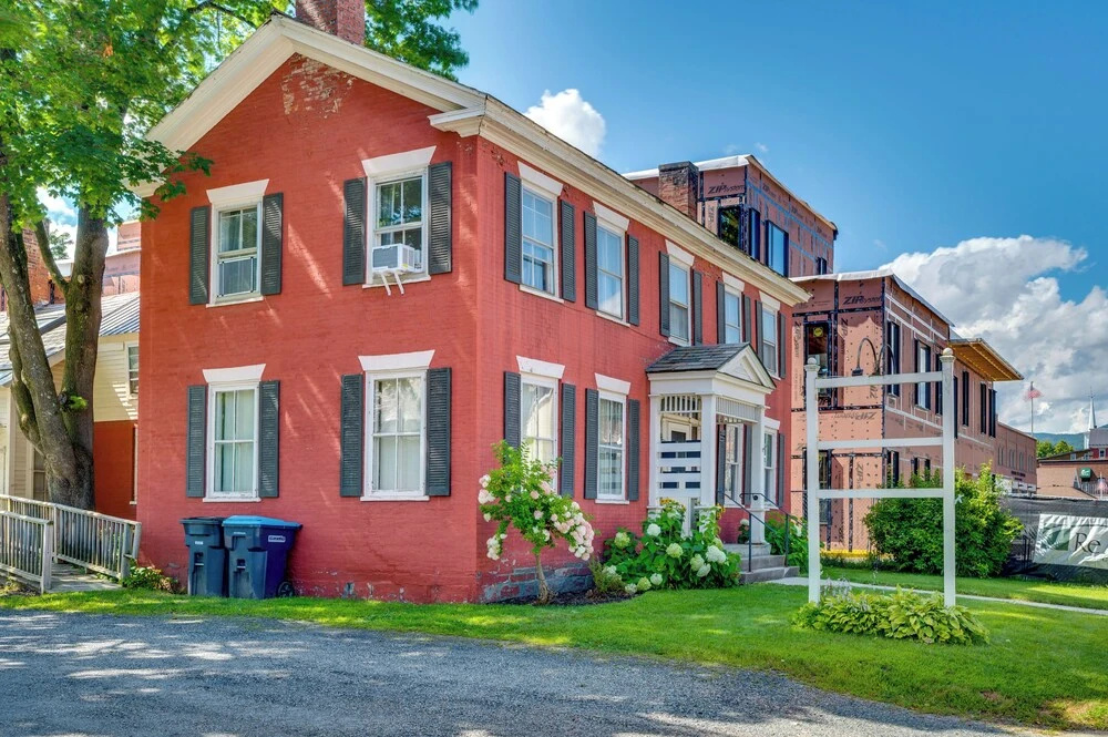 Walkable 3-unit Retreat on Main Street, Waterbury