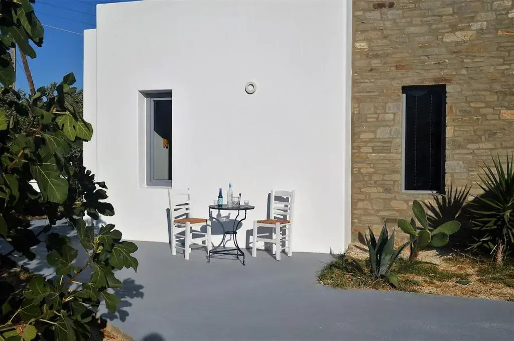 The Hedonist Square cycladic house with sea view