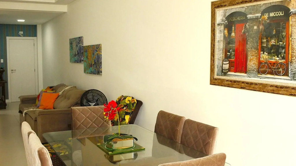 1067 - Apartamento para locação em Bombinhas com 03 suítes