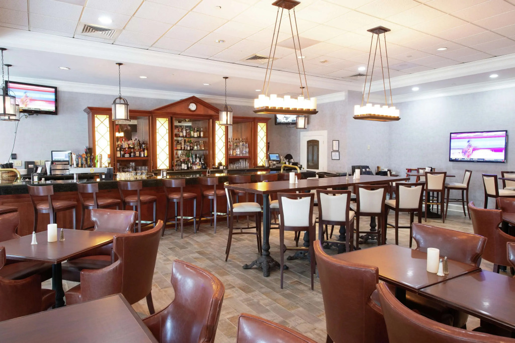 Virginia Crossings Hotel, Tapestry Collection by Hilton