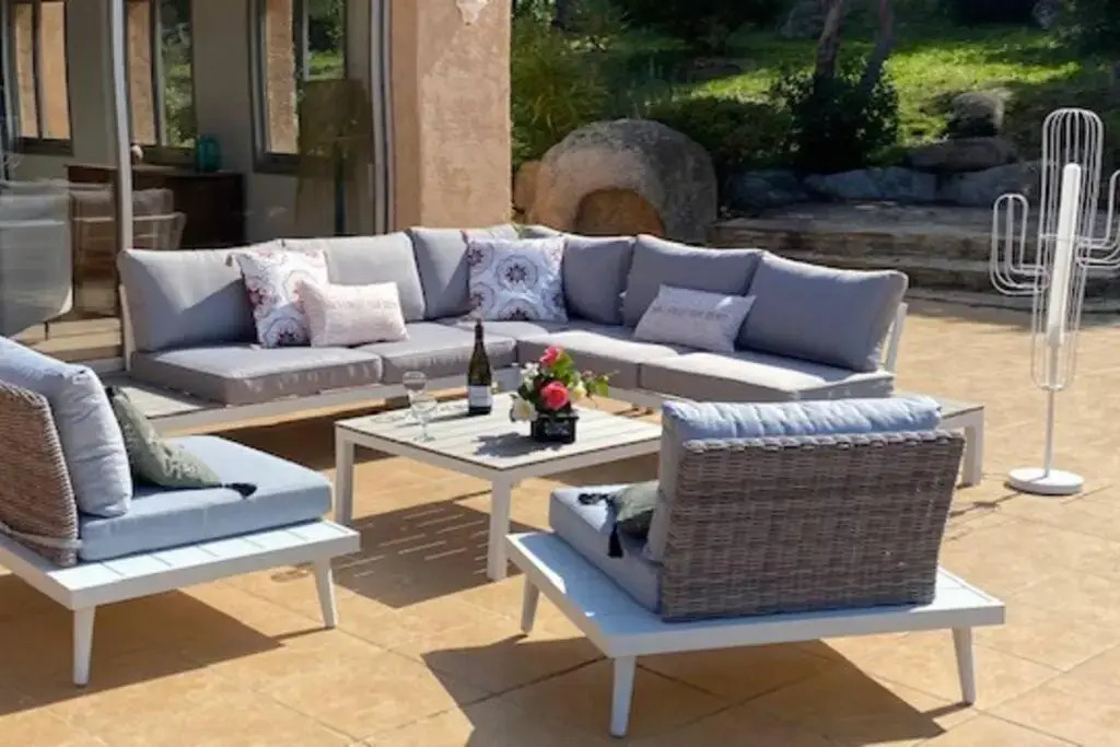 Villa 180 m2 vue Mer Piscine Climatisée Grand jardin 5000 m2 cloturé Calme