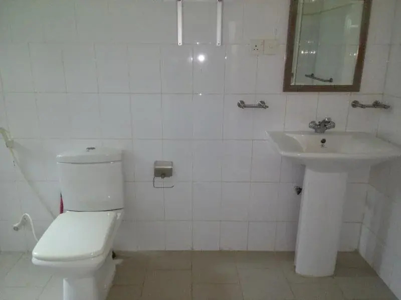 Negombo Blue Villa Hotel