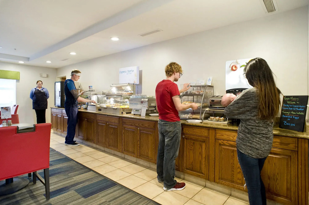 Garner Hotel Brookings by IHG