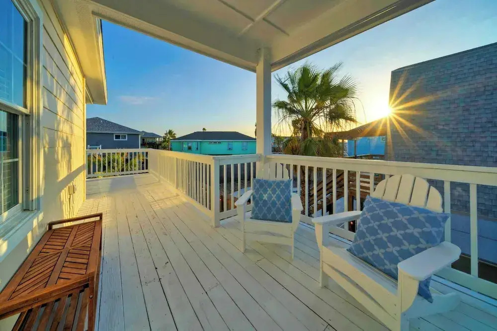 Priv Pool & Yard w/ Putting Green! Newly Remodeled Always Sunny by Avantstay