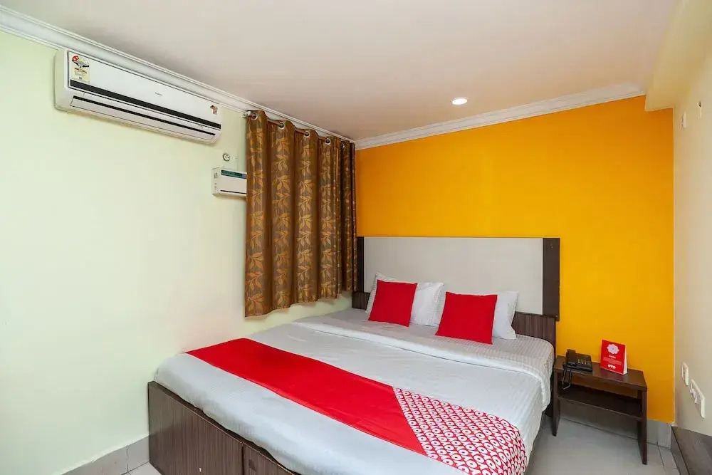 OYO 29267 Hotel Akash Inn