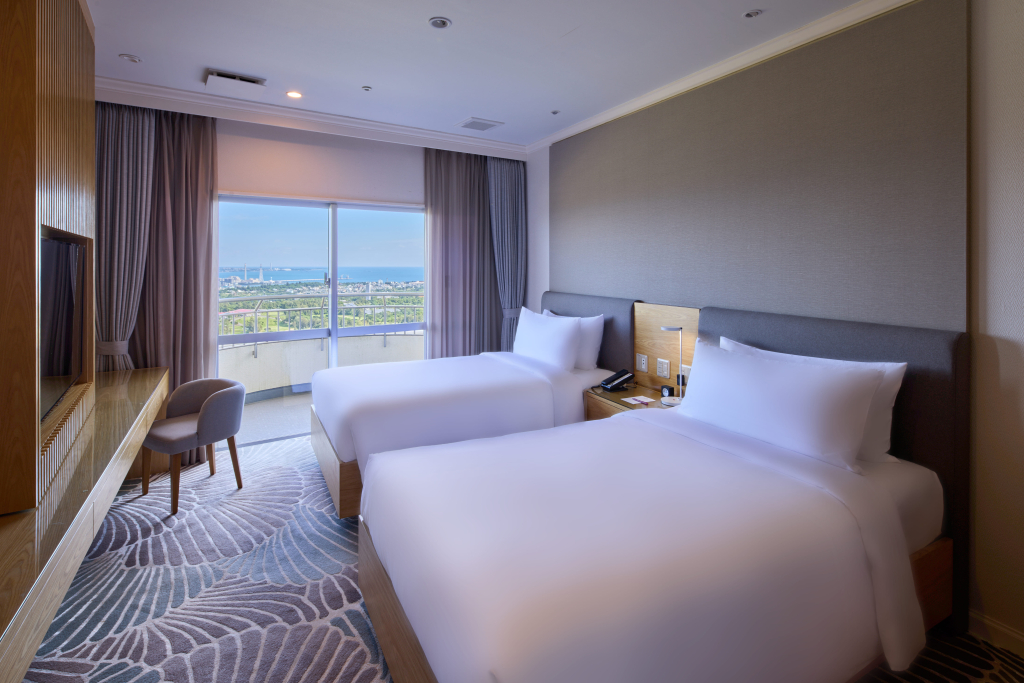 ANA Crowne Plaza Resort Okinawa Uruma Hills By IHG