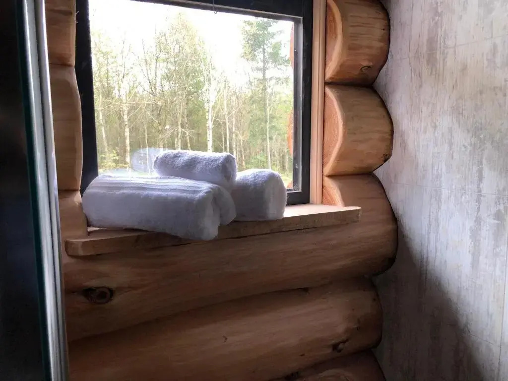 Coed y Marchog Woodland Retreat