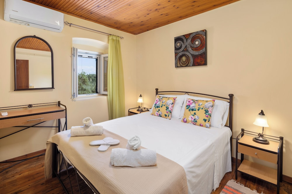 Charming Villa in a traditional village, 3 km from the beach of Agios Gordios