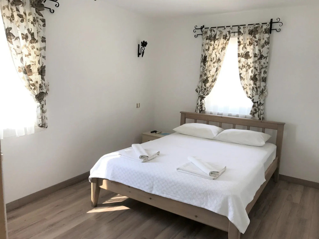 Ada Hotel