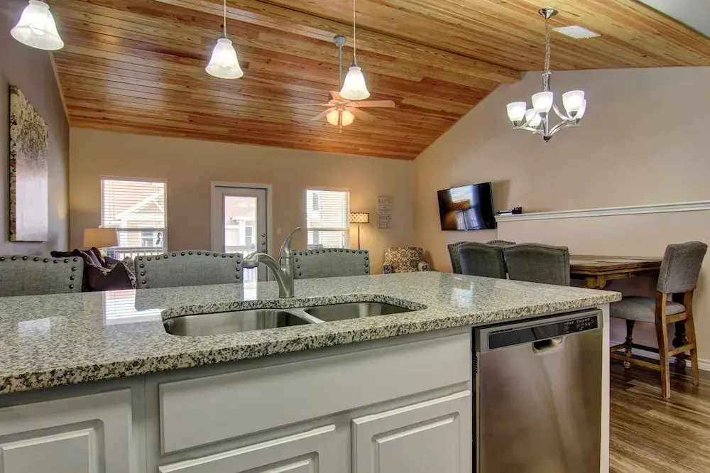 Beachside Bliss Bs404 3 Bedrooms 2.5 Bathrooms Condo