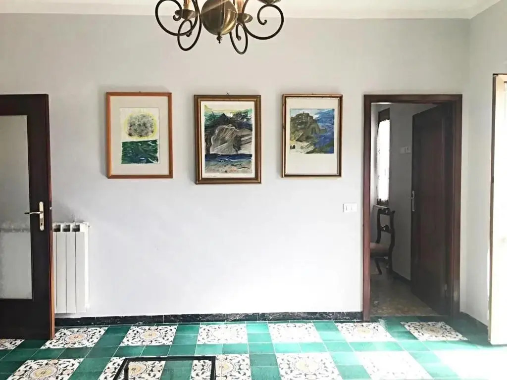 Pearl Gray House (in Manarola 5terre)