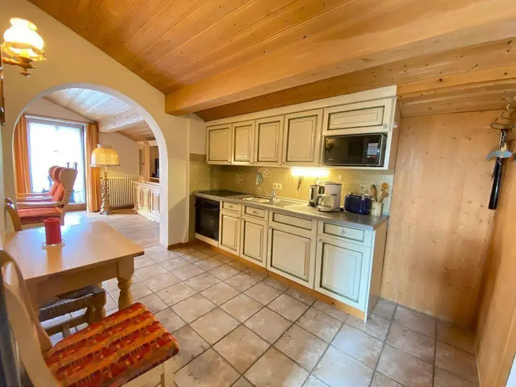 Ferienwohnung Emilia mit Bergblick (Westen)
