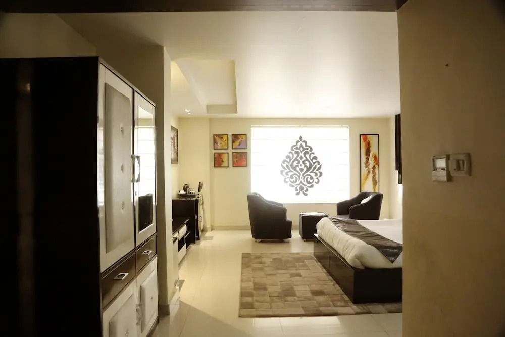 Kingdom Hotel
