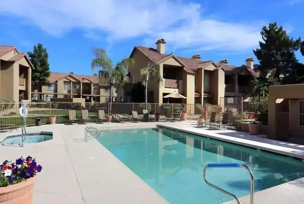 CozySuites TPC Scottsdale Parking & Pool