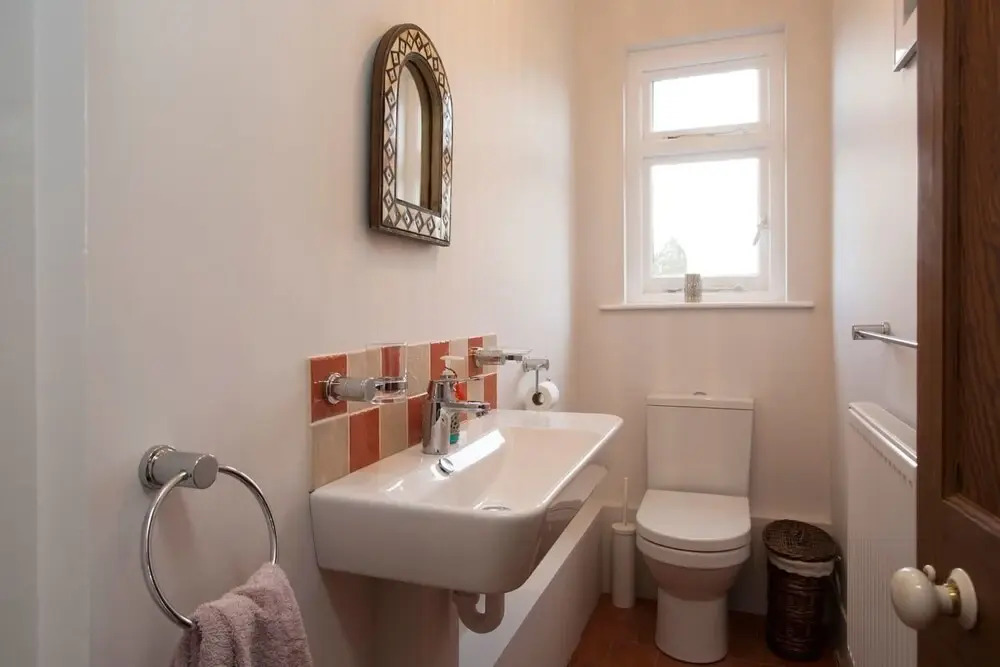 10 Bedroom Home In Glastonbury Beautiful Garden