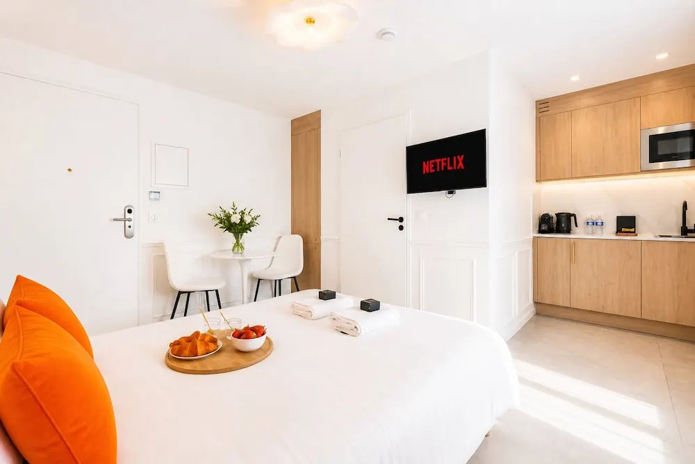 JIJI Suites