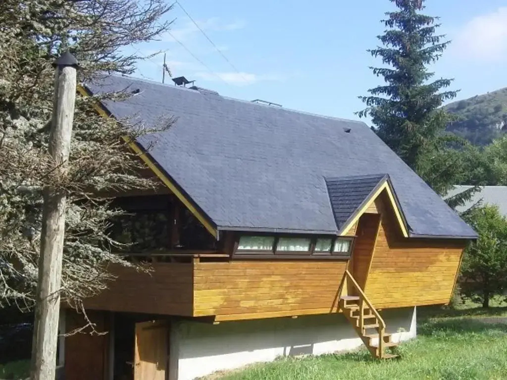 Mont-Dore: Chalet 3 chambres, parking, terrasse, proche pistes - FR-1-415-57