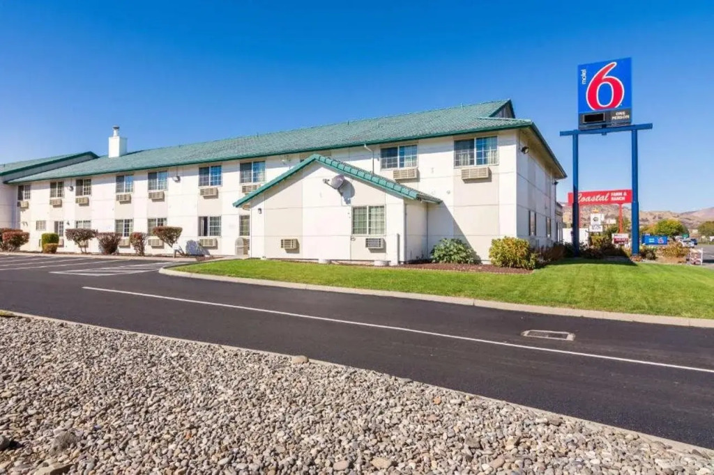 Motel 6-The Dalles, OR