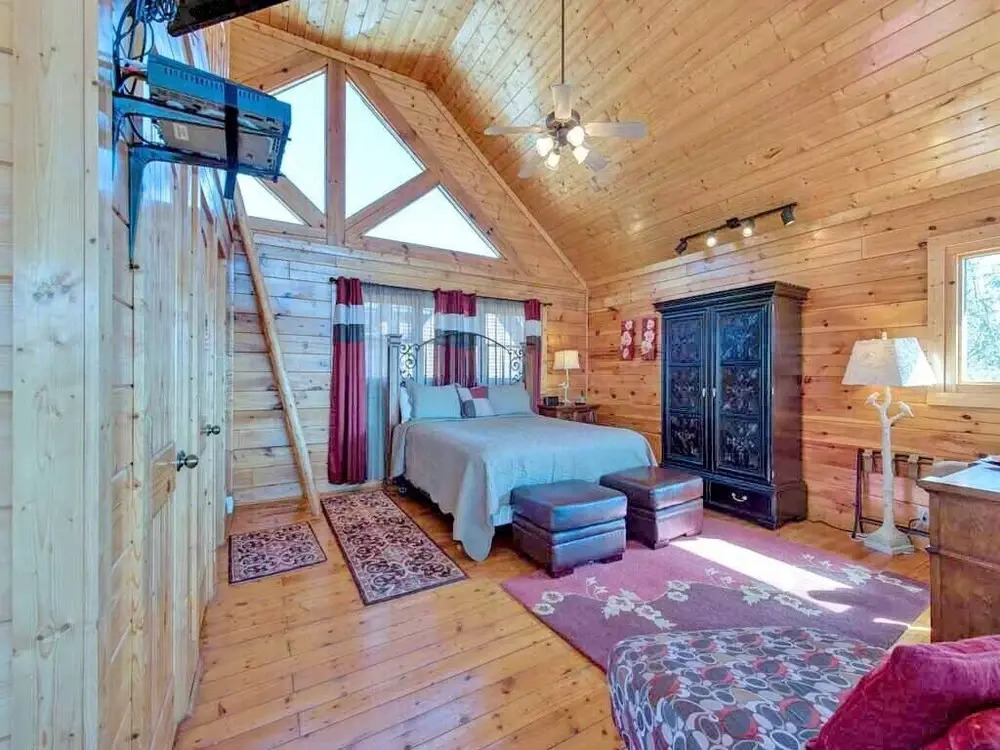 Favored by Fortune - Three Bedroom Cabin