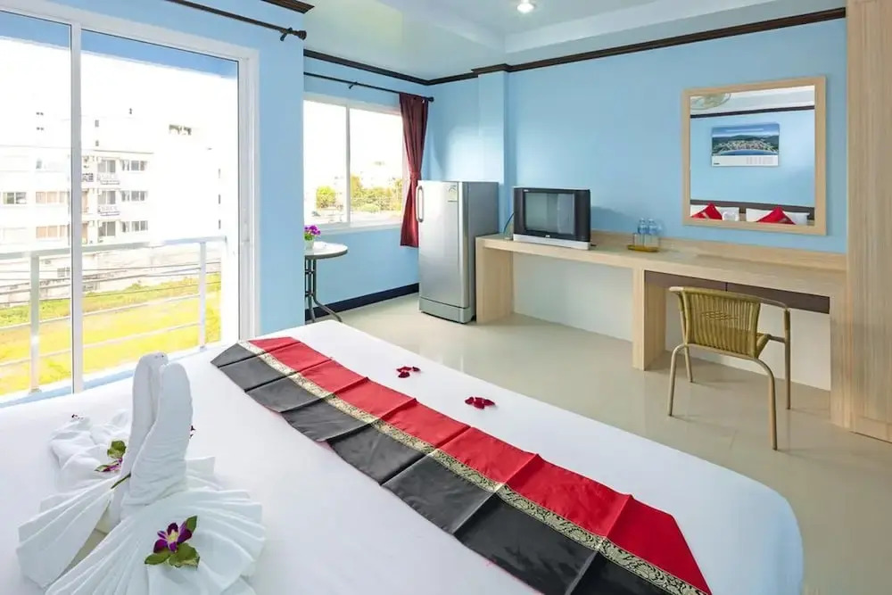 ZEN Rooms Patong Nanai 8