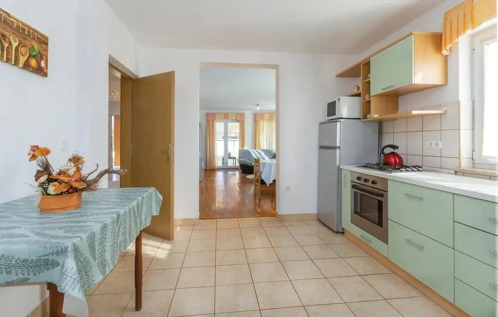 3 Bedroom Beach Front Home In Savudrija