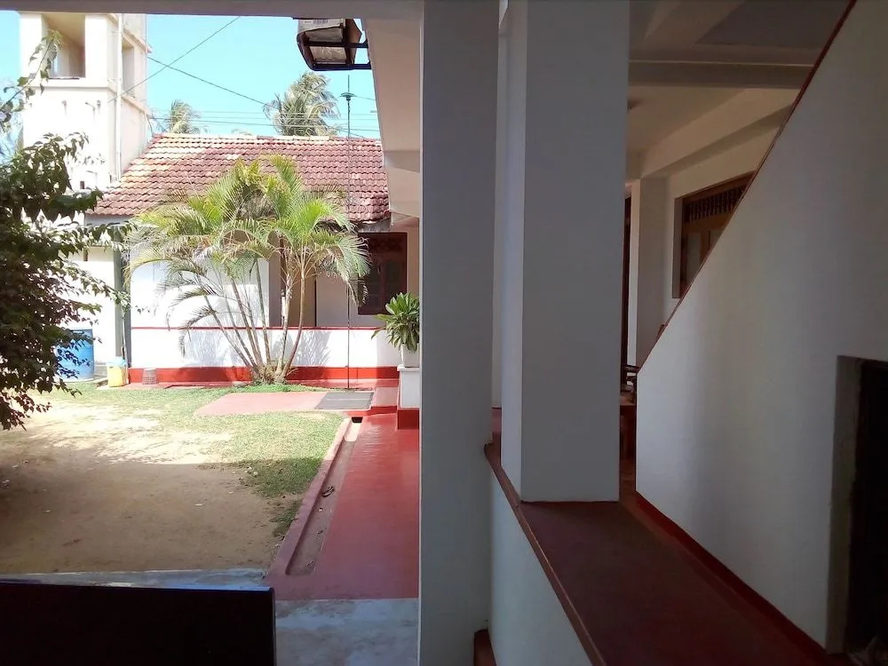 New SeaSide Inn Hikkaduwa