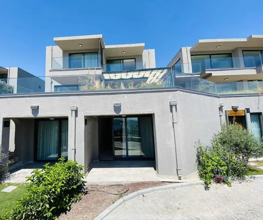 Bodrum Bitez 4 Bed-4 Bath Triplex Villa - AKTUR YANI