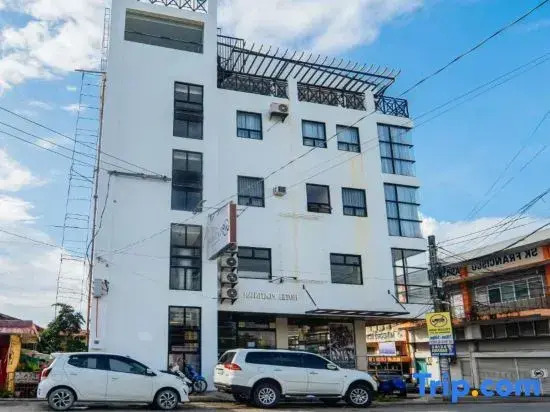 RedDoorz Plus @ Hotel Platinum Occidental Mindoro