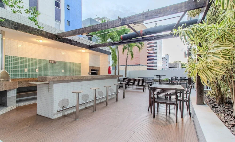 Accommodation With Pool, Sauna, and gym in the Heart of Salvador - AAP