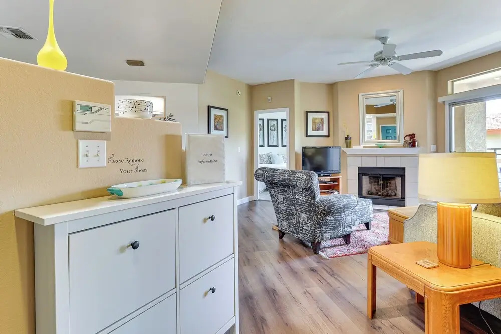 14 Mi to Dtwn: Phoenix Condo w/ Balcony & Spa!